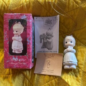 Precious Moments THE GOOD LORD ALWAYS DELIVERS ornament with Box Enesco 1991